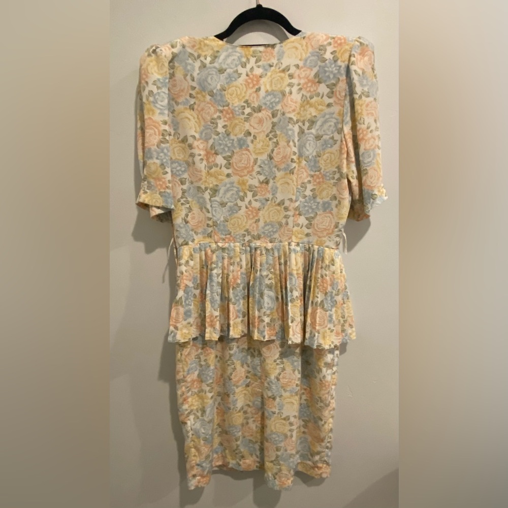 Vintage John Richard women’s pastel floral wiggle peplum dress size 10 petite - Picture 3 of 7